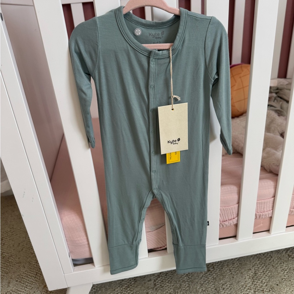 Kyte Baby glacier snap romper